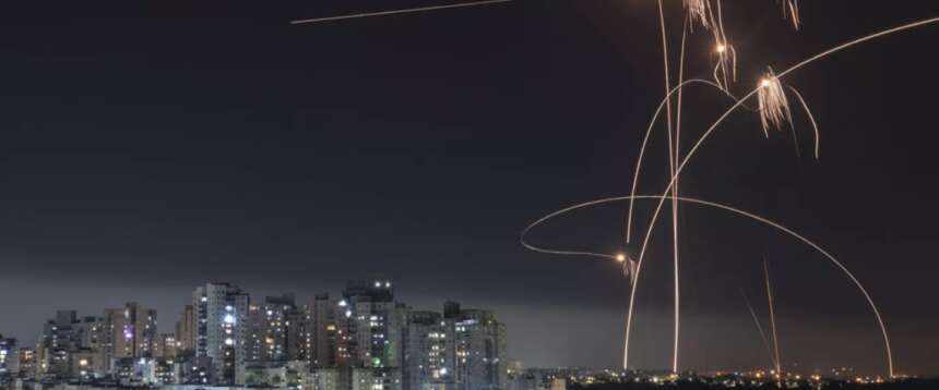 Missili iraniani bucano le difese di Israele. L’Idf: “Possono raggiungere Roma”. Il G7 condanna Teheran