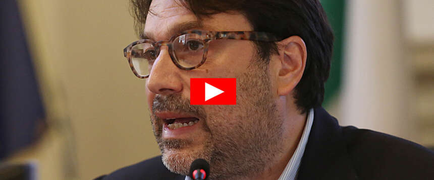 Montanari dà lezioni di insulti: definisce “banditi” Meloni, La Russa e Nordio (video). E si becca una querela