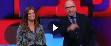 La triste passerella di Ilaria Salis sul “tappetino” di Gramellini: “Signori, il personaggio del giorno!” (video)