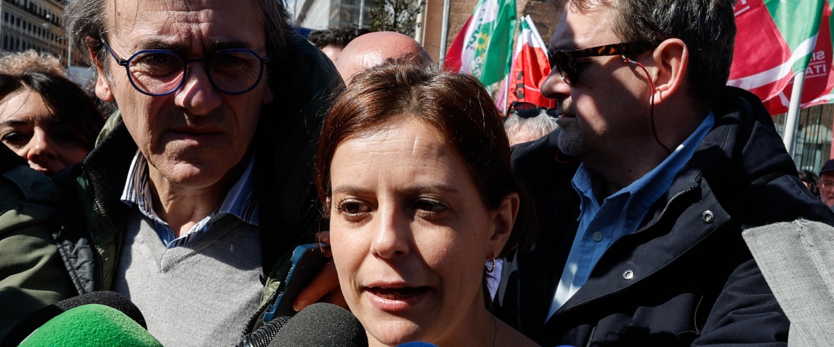 ilaria salis il sindacato di polizia controlli per obblighi europei irresponsabile alimentare la tensione bignami povera stella8230 da Secoloditalia.it ilaria salis il sindacato di polizia controlli per obblighi europei irresponsabile alimentare la tensione bignami povera stella8230