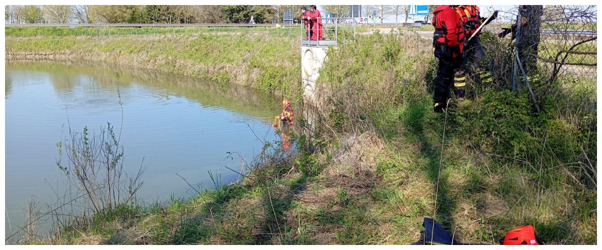 giallo a rovigo trovati i corpi di una donna asiatica e di un bambino di un anno in un lago artificiale da Secoloditalia.it giallo a rovigo trovati i corpi di una donna asiatica e di un bambino di un anno in un lago artificiale