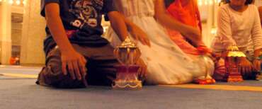 Gita in moschea per gli alunni della terza media: esplode il caso in una scuola di Monza