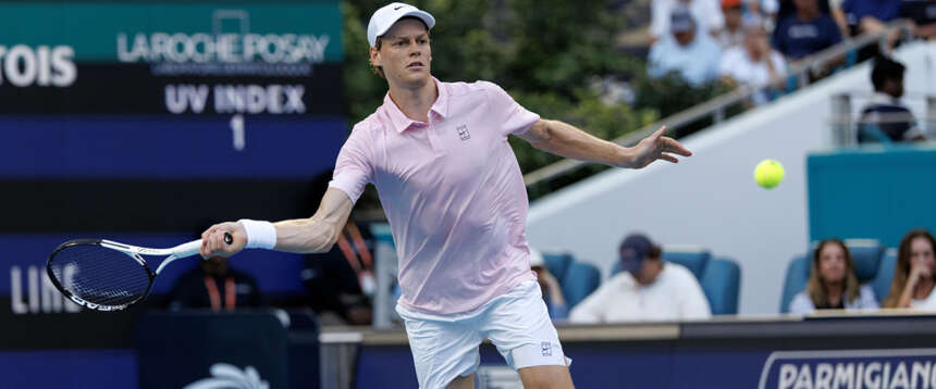 Miami, Sinner asfalta anche Tiafoe e va in semifinale. L’americano per la rabbia spacca la racchetta (video)