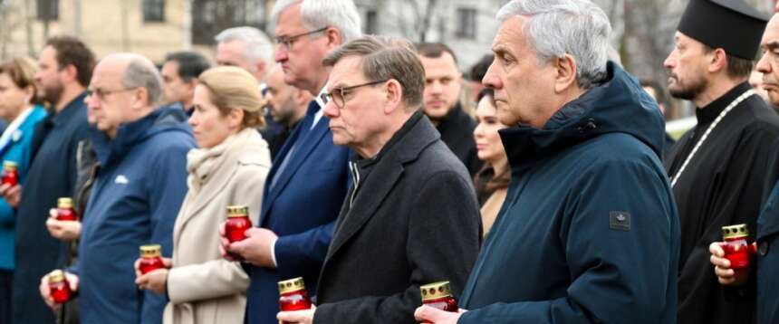 Tajani vede Zelensky a Bucha: “Sosteniamo l’Ucraina nella Ue, pronti a collaborare contro la corruzione”