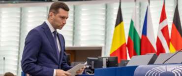 Bardella boccia Macron e lancia l’asse con Meloni: “Cambieremo l’Europa insieme”