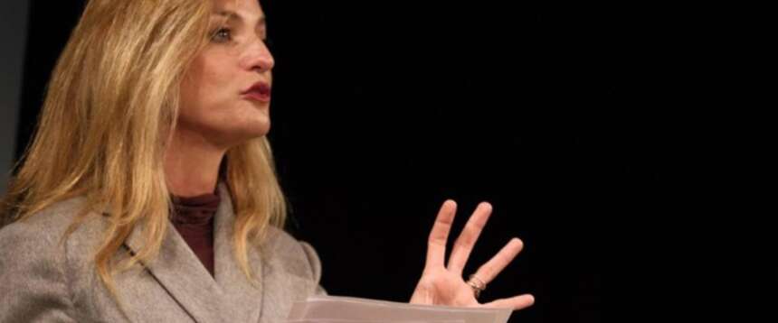 Beatrice Venezi nel centro del mirino del veto ideologico: il governo ne difende istanze e talento