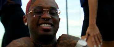 Bello Figo a processo per violenza sessuale su una 15enne: la vicenda risale a un concerto del 2023