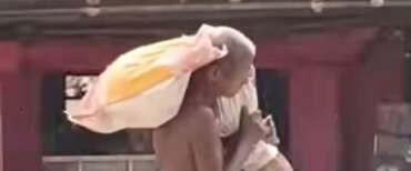 Choc in India: si presenta in banca col cadavere della sorella per sbloccarne il conto