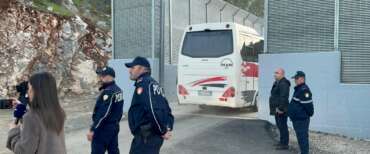 I Cpr in Albania funzionano e la sinistra è livida di rabbia: “Pagliacciata. Quando saremo al governo li chiuderemo”