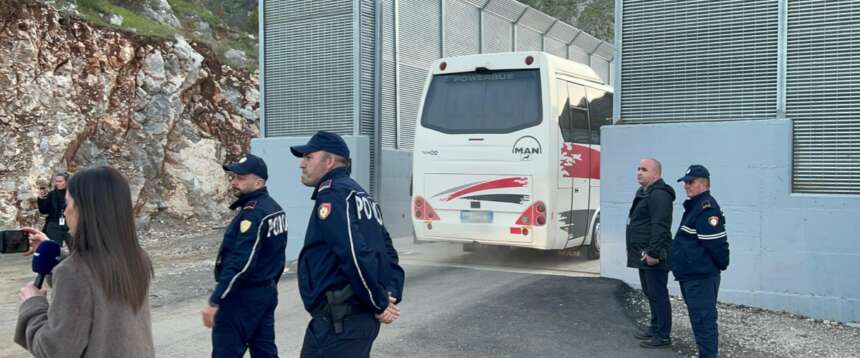 I Cpr in Albania funzionano e la sinistra è livida di rabbia: “Pagliacciata. Quando saremo al governo li chiuderemo”