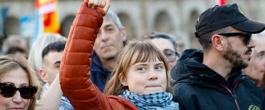 Greta Thunberg cerca qualcuno che la ospiti: “C’è un’ondata fascista anche in Svezia. Voglio cambiare Paese”