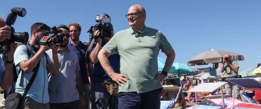 Gualtieri spiaggiato a Ostia: ecco cosa vuole svendere ai privati. Centrodestra sul piede di guerra