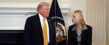 Trump licenzia Pam Bondi: rottura dopo mesi di tensioni. Pesano i dossier più delicati