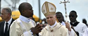 Il Papa in Camerun ha riafferma il diritto a non emigrare: “Servite il vostro paese”. Il discorso silenziato dai media