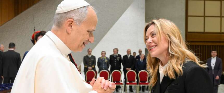 Giorgia Meloni, il Papa e il sonno della ragione a Washington