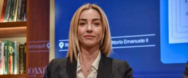 Silvia Salis pensa al suo “Futuro democratico” da anni: spuntano logo e sito registrati nel 2023