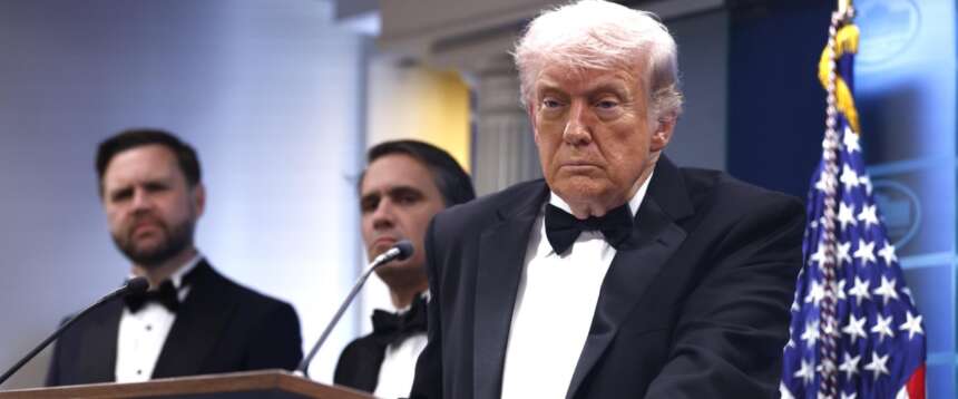 Trump rifiuta la proposta di pace dell’Iran: “Il loro sistema è prossimo al collasso, non riescono a trasportare il petrolio”