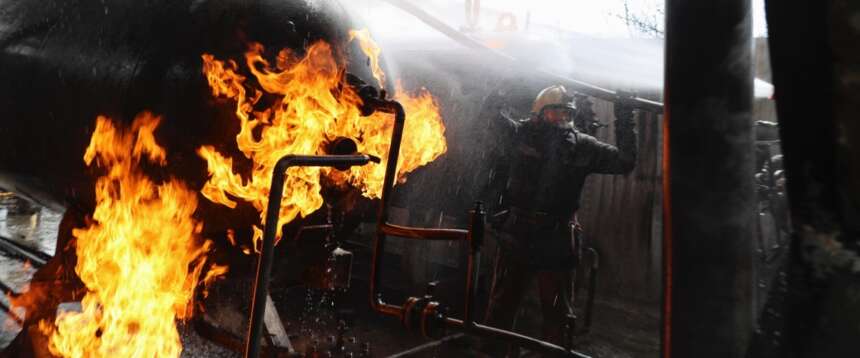 Ucraina colpita dagli attacchi russi anche alla vigilia di Pasqua. Zelensky: “Chiediamo la tregua e Putin ci bombarda”