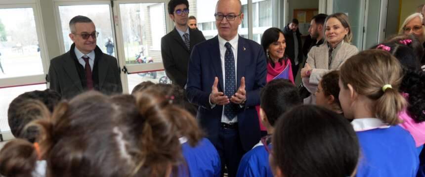 Valditara spegne sul nascere voci e polemiche e boccia un ritorno possibile alla Dad