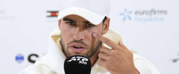 Alcaraz salta Roma e Parigi: “E’ un momento difficile per me…”. Sinner rischia a Madrid ma passa