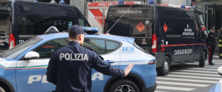Esplosione nel parcheggio del Tribunale di Ivrea: ipotesi bomba carta, indagini in corso