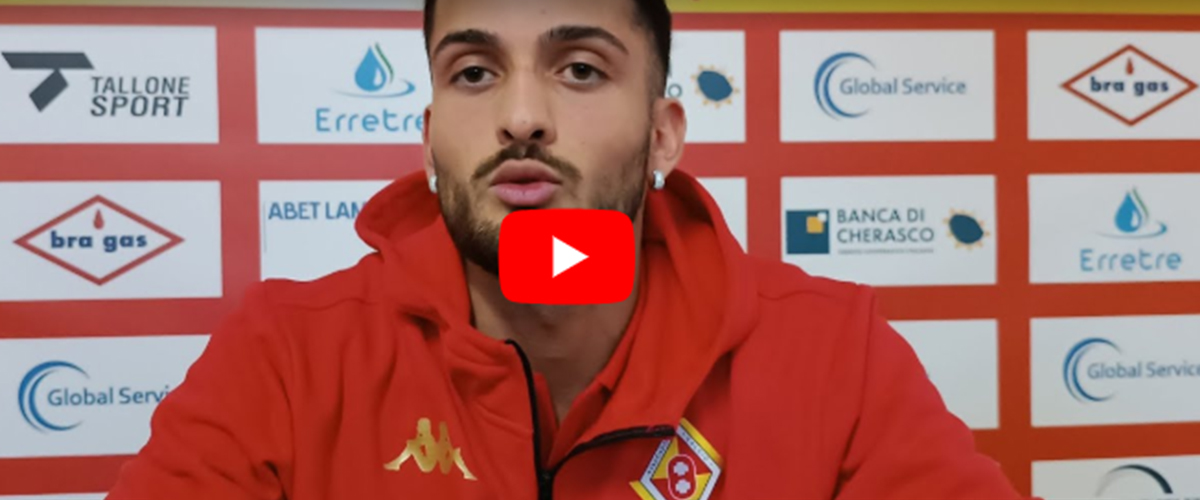 il calciatore accusato di essere uno stupratore scende in campo e i tifosi avversari lo accolgono con i fischi da Secoloditalia.it il calciatore accusato di essere uno stupratore scende in campo e i tifosi avversari lo accolgono con i fischi