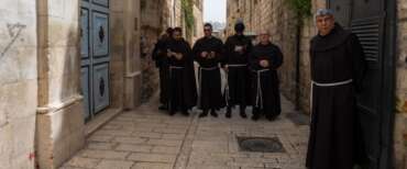 Messe annullate e riti brevi in Medio Oriente: così i cristiani si preparano alla Pasqua in tempo di guerra