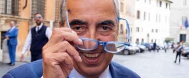 Il presidente dei senatori di Forza Italia, Maurizio Gasparri fuori palazzo Giustiniani, Roma, 2 settembre 2025. ANSA/MASSIMO PERCOSSI