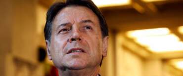 Covid, due imprenditori denunciano un inquietante sistema di affari sulle mascherine. FdI: “Conte riferisca”