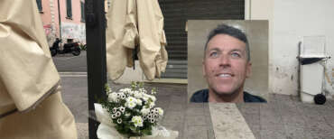 Nella combo, il luogo in cui Giacomo Bongiorni, 47enne massese, ha perso la vita davanti al figlio di 11 anni, dopo un’aggressione da parte di un gruppo di ragazzi tra i 16 e i 18 anni