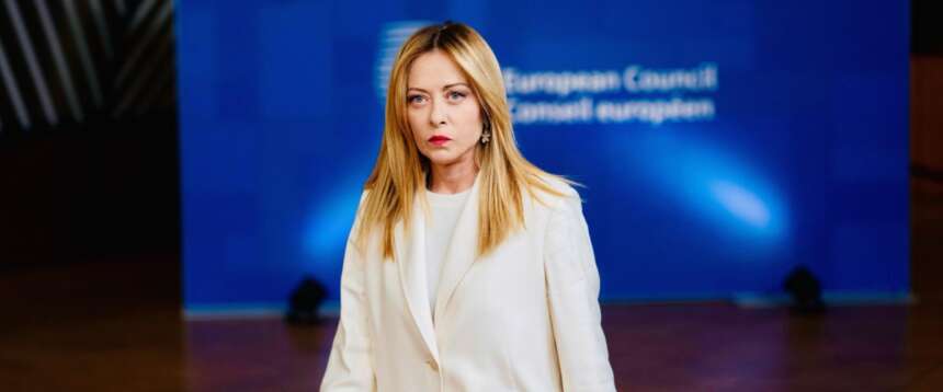 Meloni e altri leader: «Bene la tregua Usa-Iran. Contribuiremo a garantire la navigazione di Hormuz»