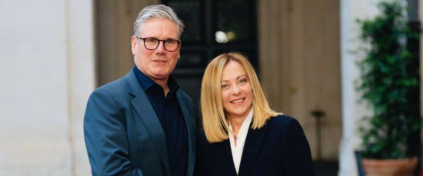 Meloni sente Starmer: coordinamento costante per la de-escalation e la pace in Medio Oriente