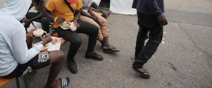 Il centro di prima accoglienza immigrati di via Traves. Torino 20 settembre 2023 ANSA/TINO ROMANO