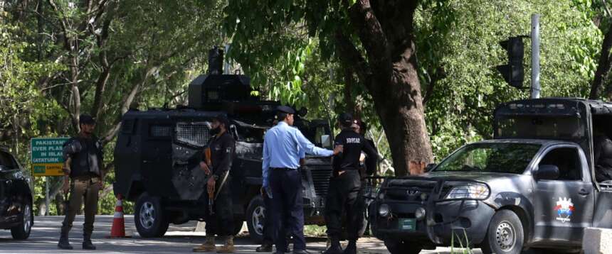 Usa e Iran verso i colloqui di Islamabad, ma la tensione sale tra Teheran e Washington