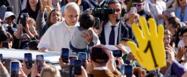 Papa Leone: “Accolgo con soddisfazione l’annuncio della tregua, segno di viva speranza. Il mondo ha bisogno di pace”