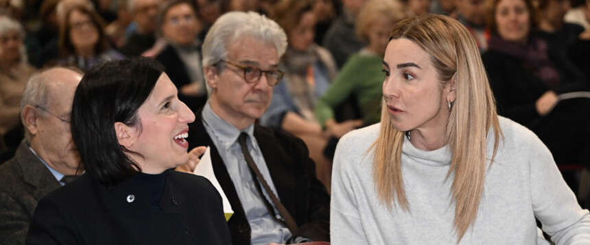 Terremoto Salis a sinistra: clamoroso sorpasso a Schlein e Conte come anti-Meloni. E Renzi gode