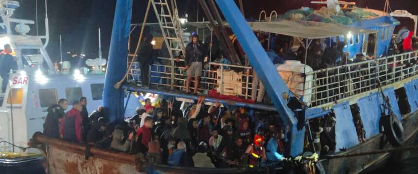 Dopo la grazia arriva l’amore: lo scafista Faraj sposa l’ex presidente dell’Ong Mediterranea