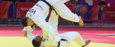 La scuola come un ring: dopo il taglio dei capelli, la mossa di judo del professore” Bruce Lee” che stende lo studente