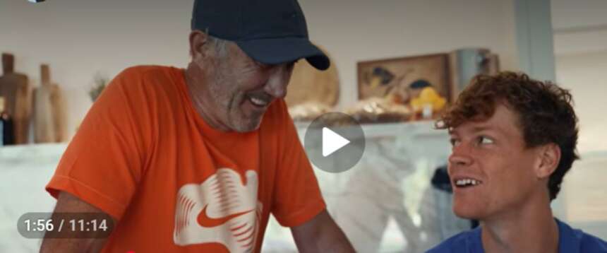 Esilarante siparietto tra Sinner e l’allenatore sull’esame per la patente del campione