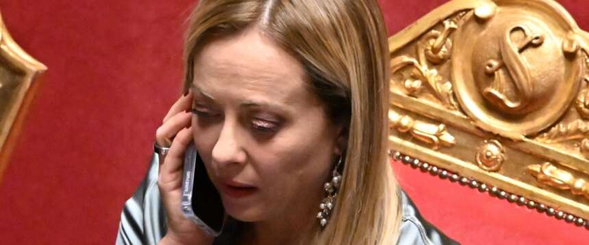 Migranti, Meloni sente Al Sisi: rischio nuova emergenza dal Medio Oriente, patto contro i trafficanti di esseri umani