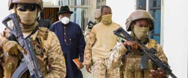 Mali, calma apparente dopo le sparatorie dei terroristi islamici. Tajani: «Siamo in contatto con gli italiani»