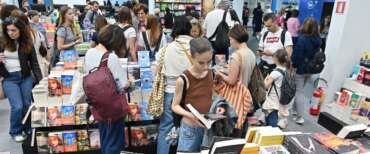 Torino, truffa del “Bonus cultura”: ragazzi contattati online per dimezzare i 500 euro in cambio di contanti