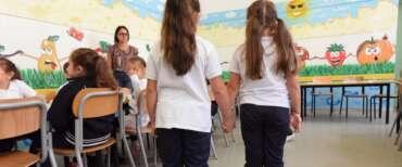 Bufera in una scuola di Alghero, la lezione dei vegani ai bambini delle elementari sconvolge i piccoli e fa infuriare docenti e famiglie