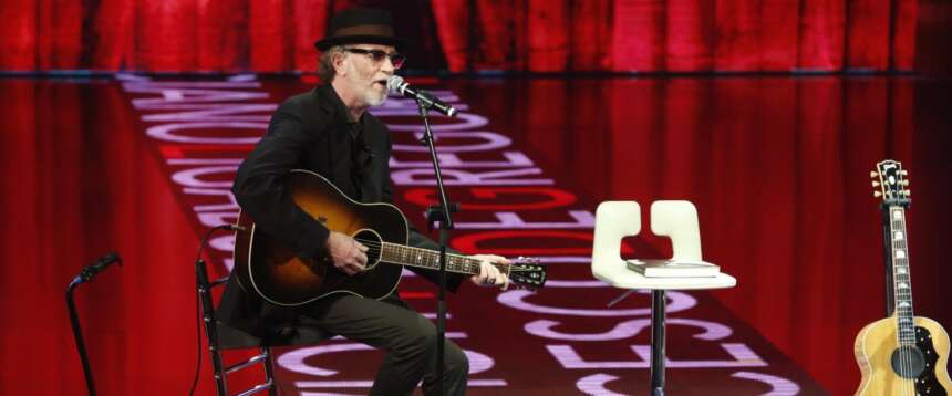 Buonanotte fiorellino, buonanotte libertà: De Gregori nel mirino per aver pensato da uomo libero