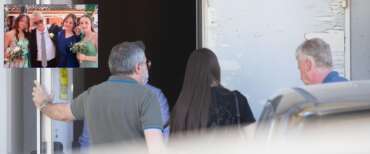 Giallo di Pietracatella, nella combo Gianni Di Vita e la figlia Alice arrivano nella questura di Campobasso per un nuovo interrogatorio nell’ambito delle indagini sul giallo di Pietracatella. Nel riquadro, una foto della famiglia Di Vita: Antonella Di Ielsi e Sara Di Vita con il marito Gianni Di Vita e la figlia Alice di Vita in una immagine esposta durante i funerali nel Santuario della Madonna di Costantinopoli