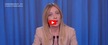 Meloni indica la priorità dell’ultimo anno: “Al fianco delle famiglie sul caro prezzi. I soldi non saranno solo per la difesa” (video)