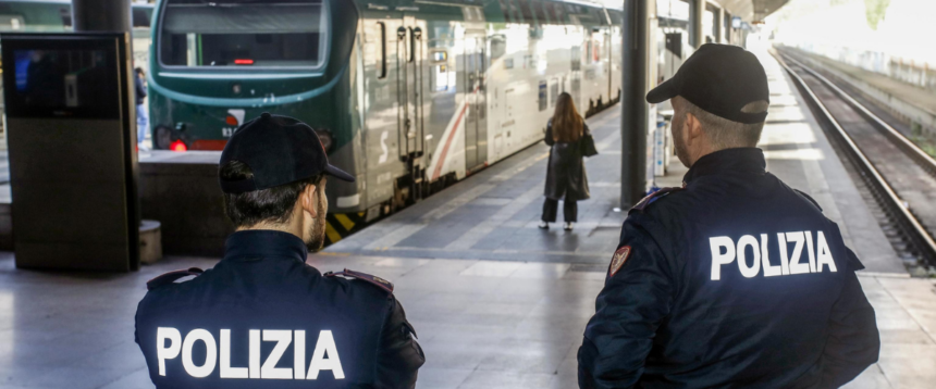 Milano, rissa tra gang sui binari: 22enne preso a coltellate muore dopo la corsa in ospedale
