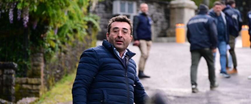 Pamela Genini, prima giornata intensa di ricerche della testa della 29enne uccisa a Milano i cui restio sono stati profanati nel cimitero di Strozza. Indagato per vilipendio di cadavere l’amico Francesco Dolci: si cerca nelle sue proprietà nella Bergamasca