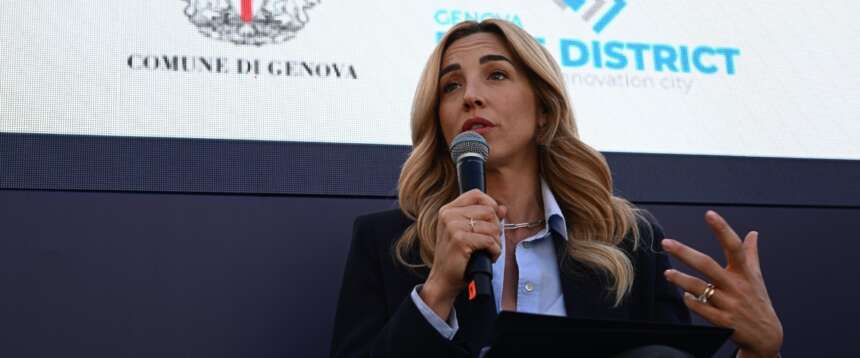 Genova, Salis convoca una riunione sull’identità trans, ma il centrodestra diserta dopo gli insulti della consulente lgbt