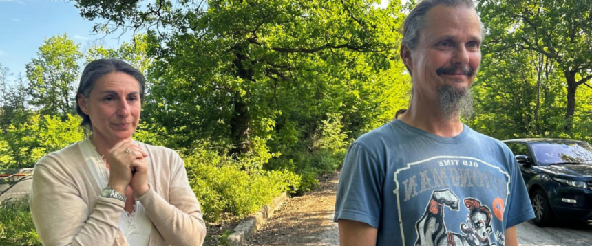 Famiglia nel bosco bambina ospedale
